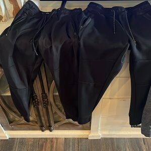 American Eagle lot of 5 joggers. Size XS. All in very good condition.